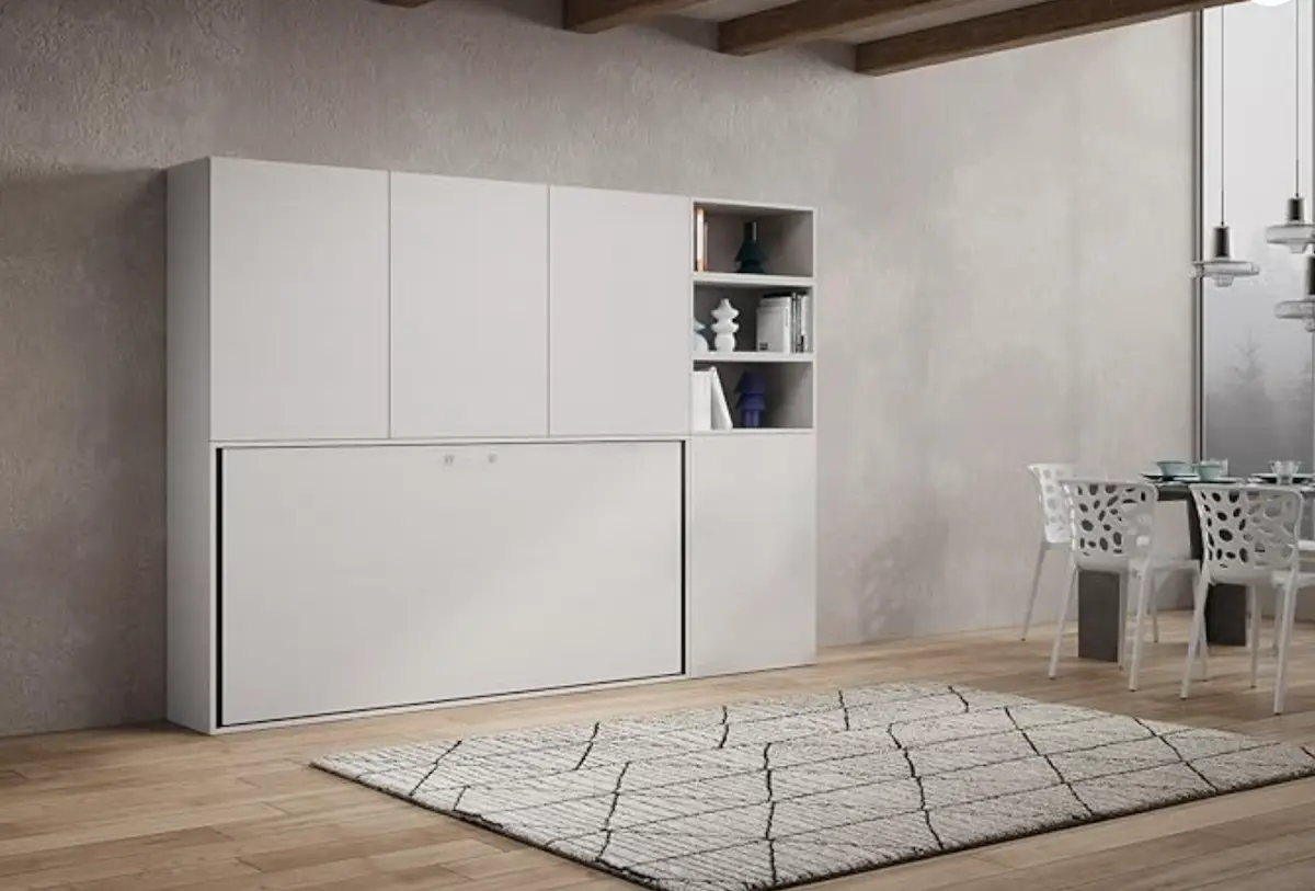 Petit appartement avec lit escamotable horizontal intégré